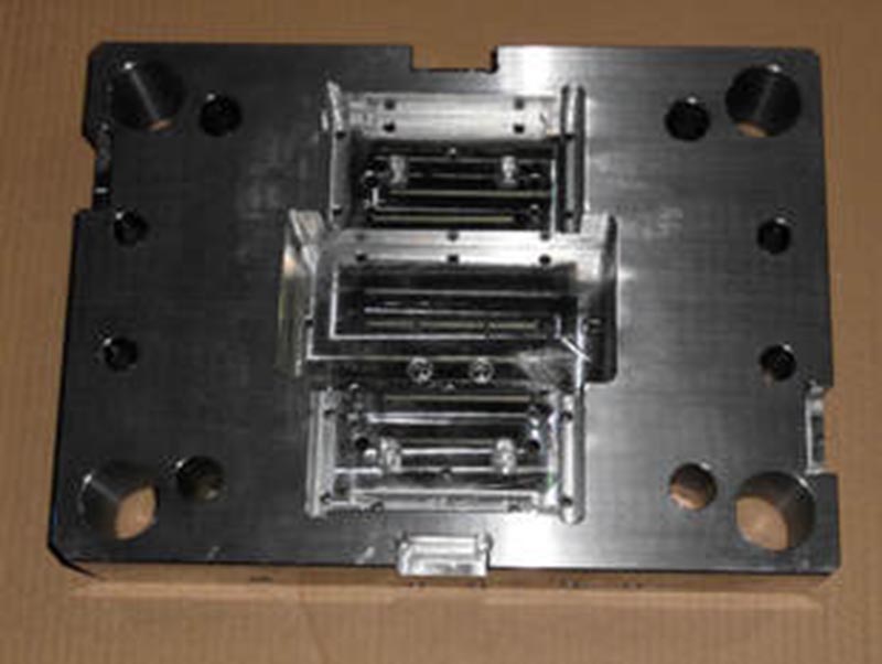 白山精密塑料模-06